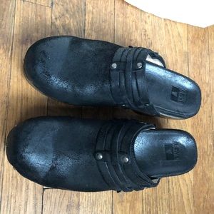 Frye Clara clogs